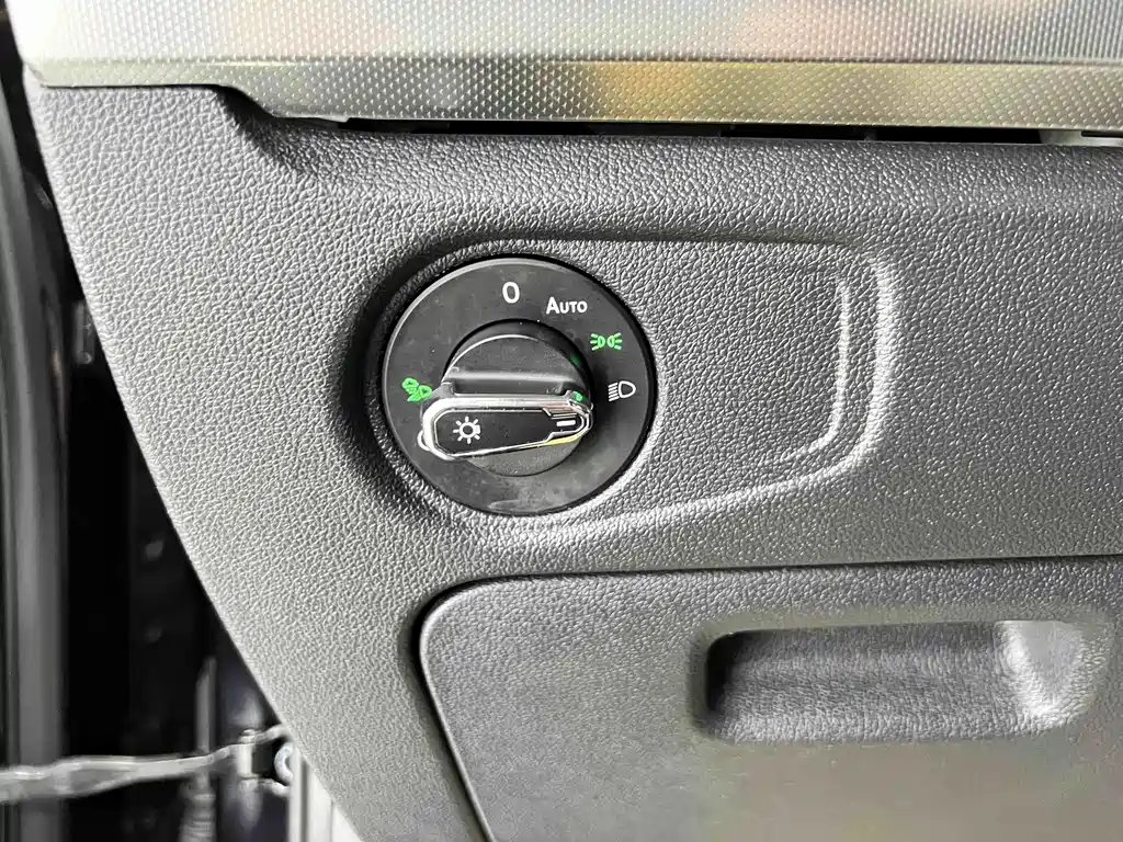 Volkswagen Passat 2022 — фото 11