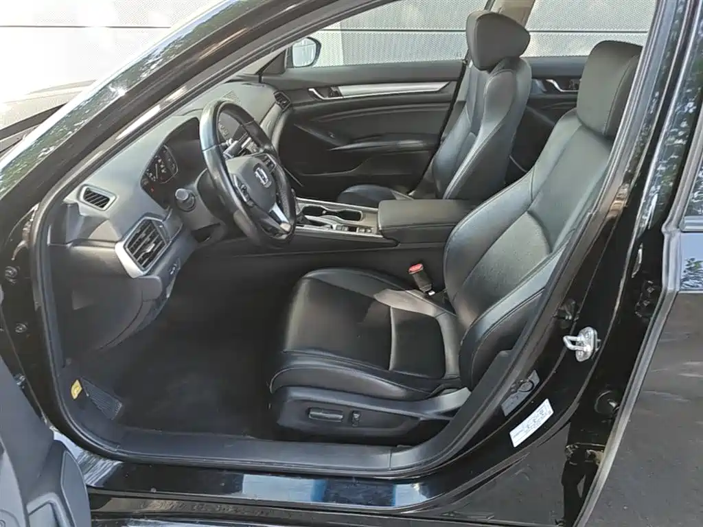 Honda Accord 2018 — фото 15