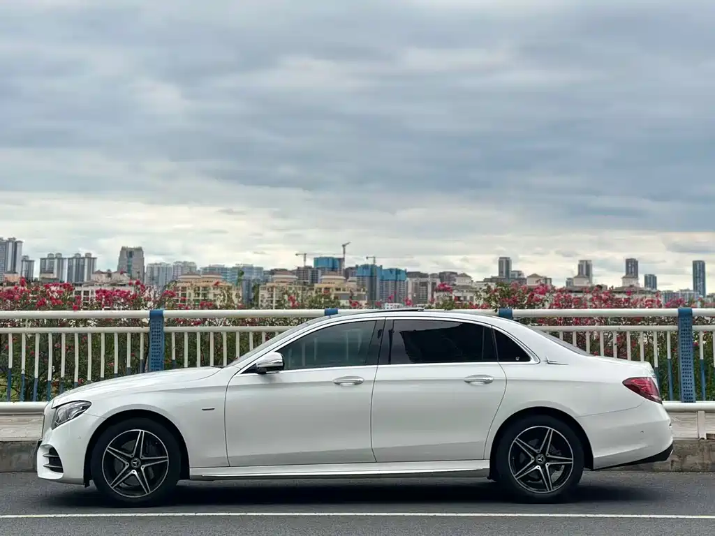 Mercedes-Benz E-Class 2020 — фото 5