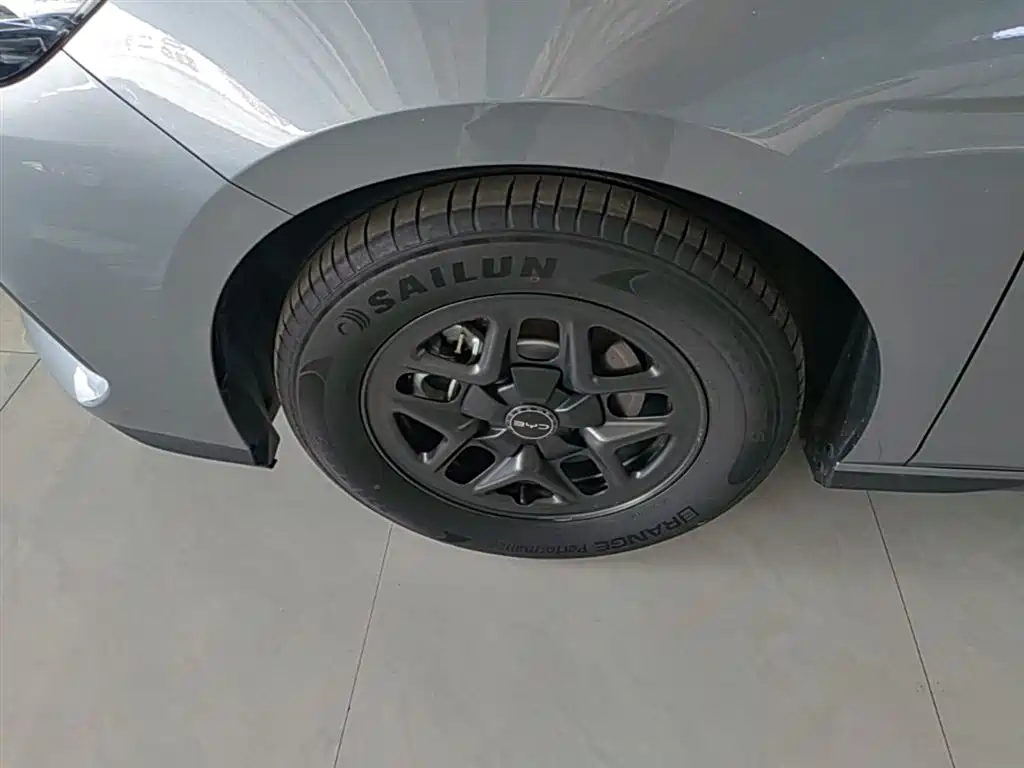 BYD Seal 05 DM-i 2025 — фото 23