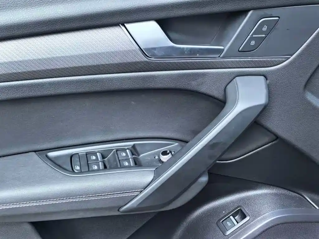 Audi Q5L 2023 — фото 12