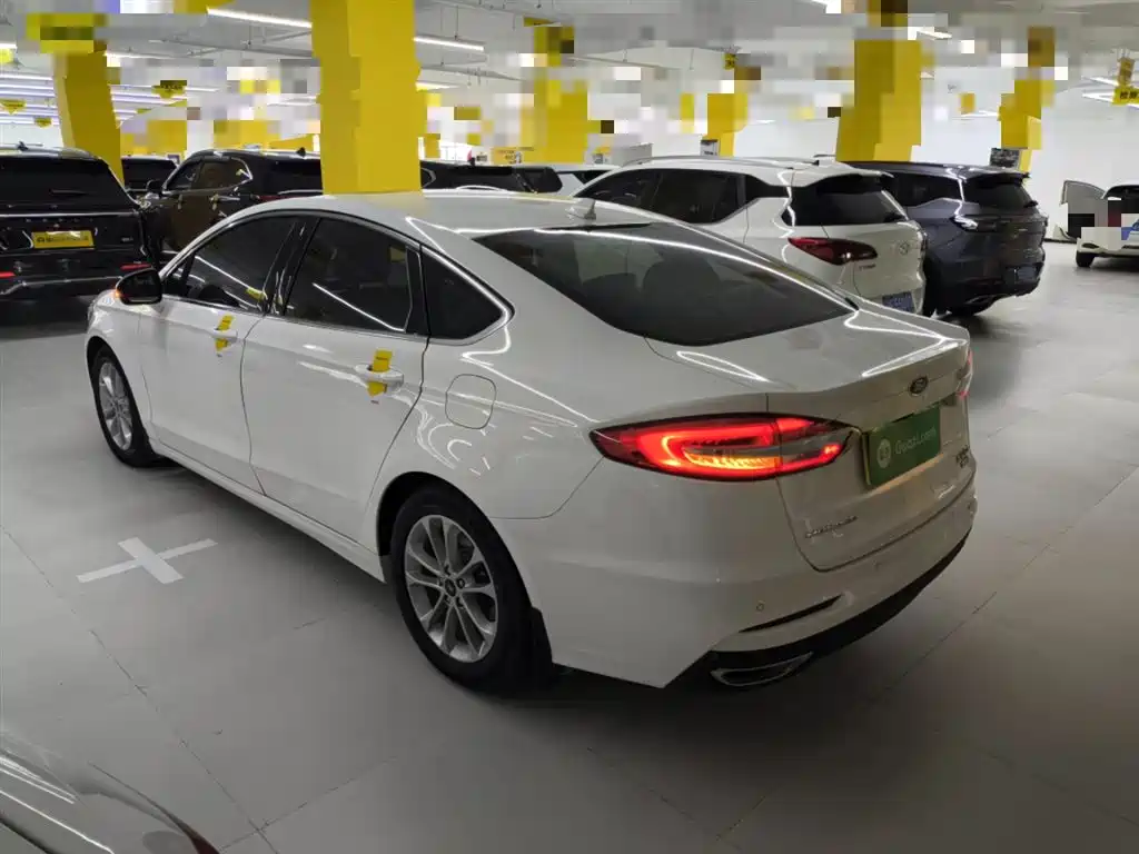 Ford Mondeo 2020 — фото 24