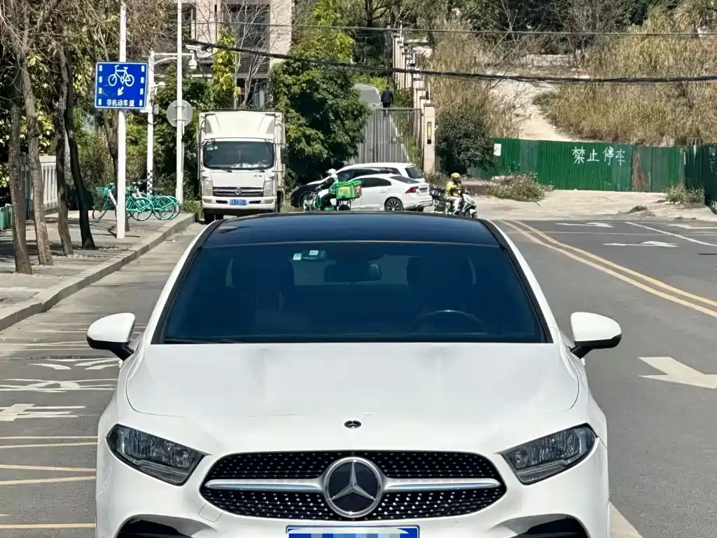 Mercedes-Benz A-Class 2023 — фото 2