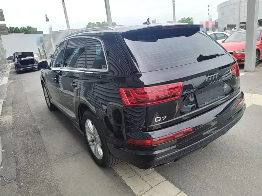 Audi Q7 2019 — фото 9