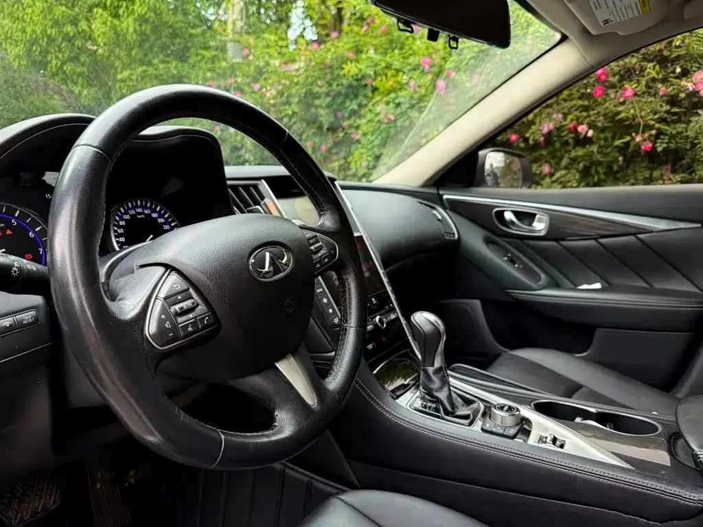 Infiniti Q50L 2017