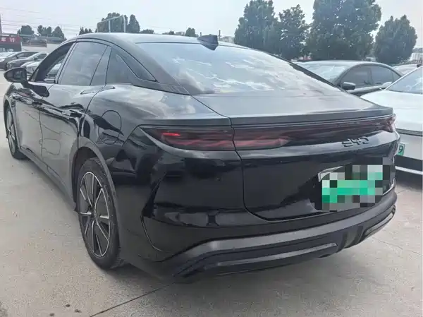 BYD Han L 2025