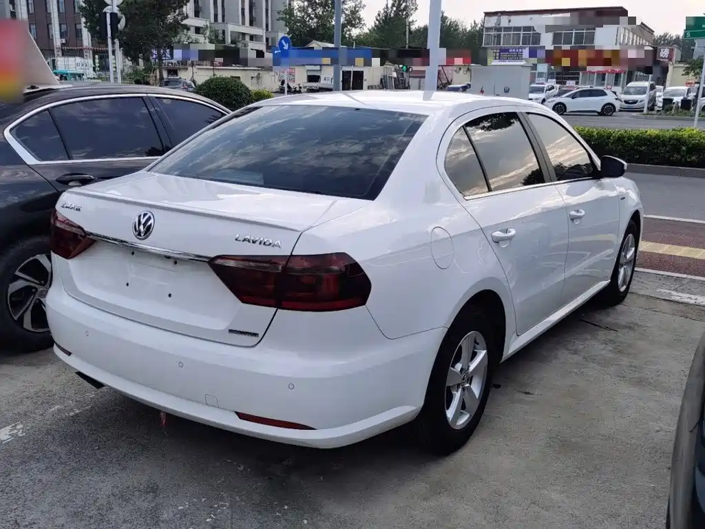 Volkswagen Lavida 2015