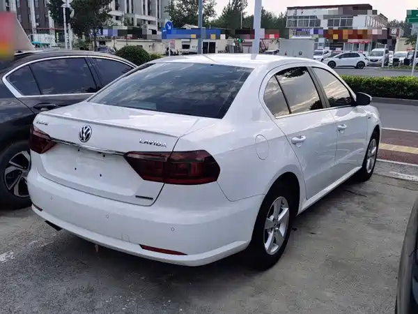 Volkswagen Lavida 2015