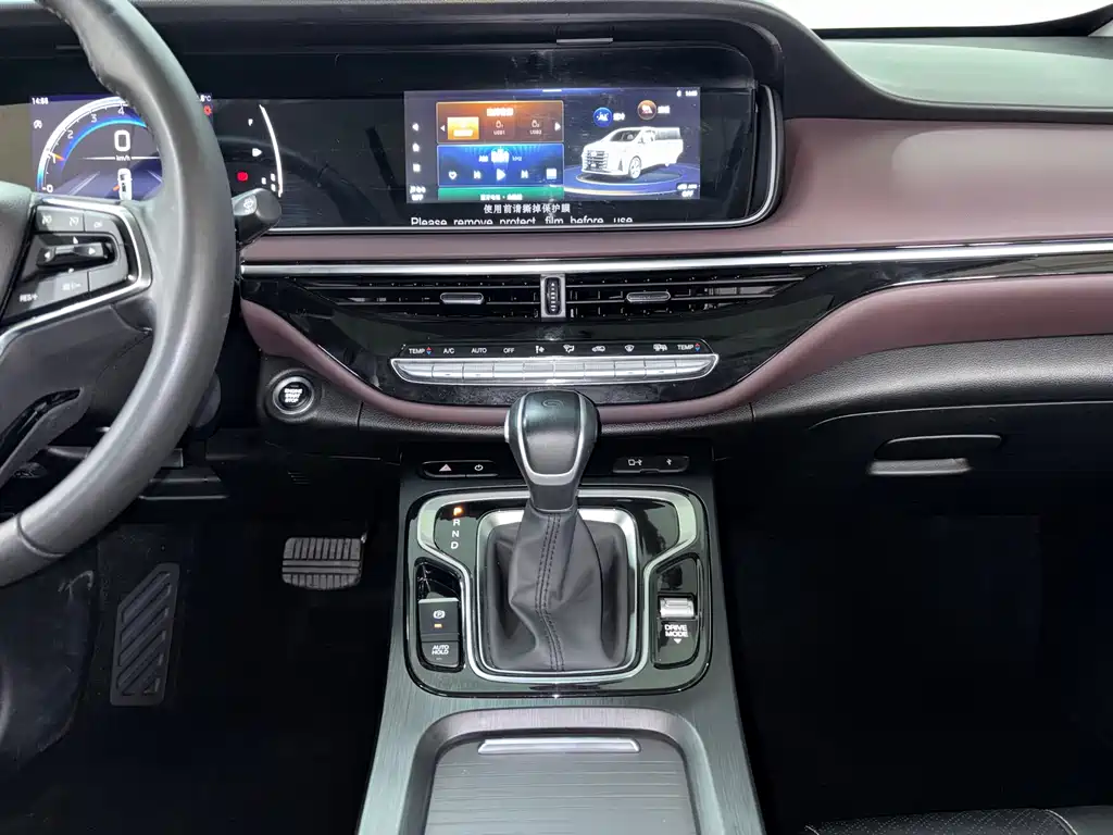 GAC Motor Trumpchi M6 2022 — фото 12