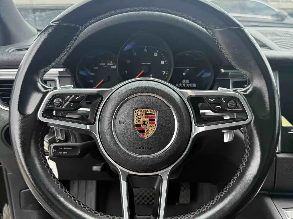 Porsche Macan 2016 — фото 8
