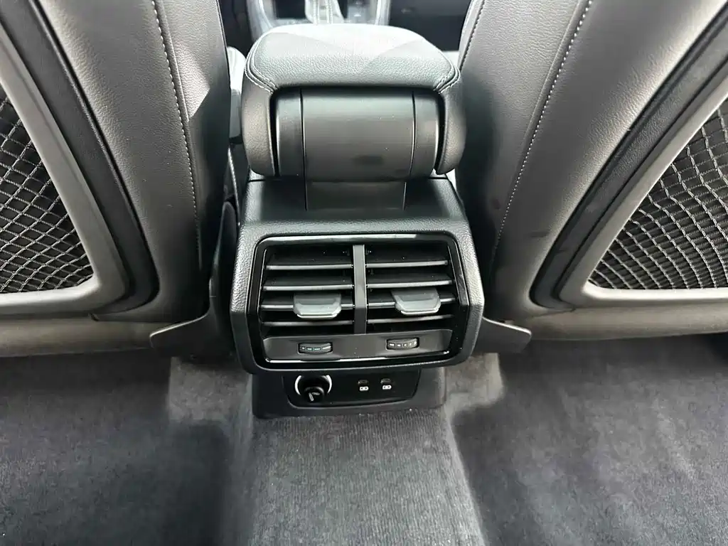Audi Q3 2022 — фото 14