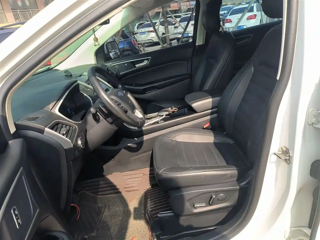 Ford Edge 2019 — фото 11