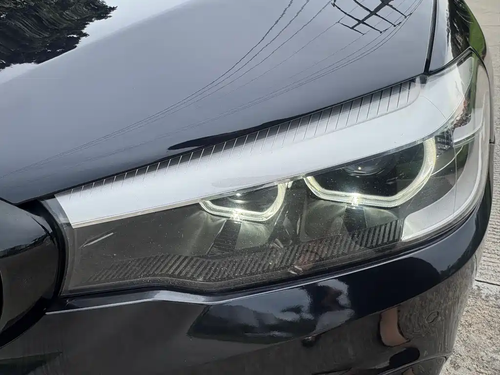 BMW 5 Series 2018 — фото 20