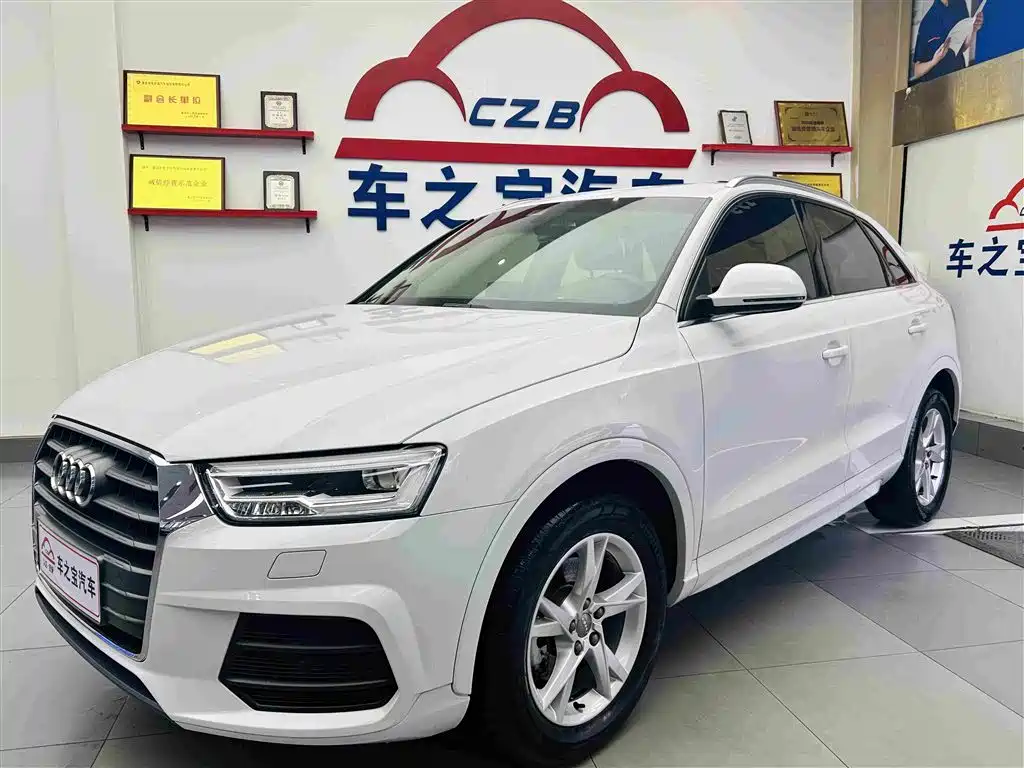 Audi Q3 2018 — фото 1