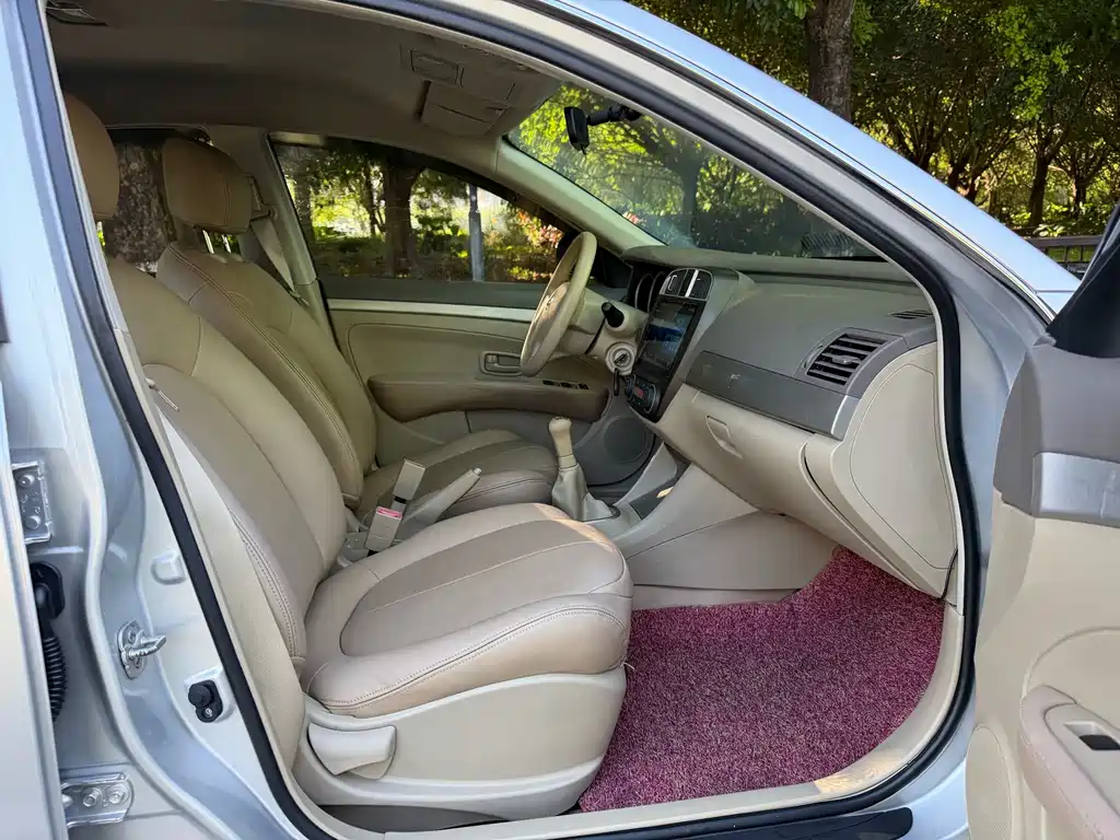 Nissan Sylphy 2015 — фото 16