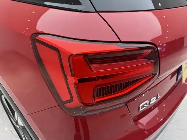 Audi Q2L 2021 — фото 18