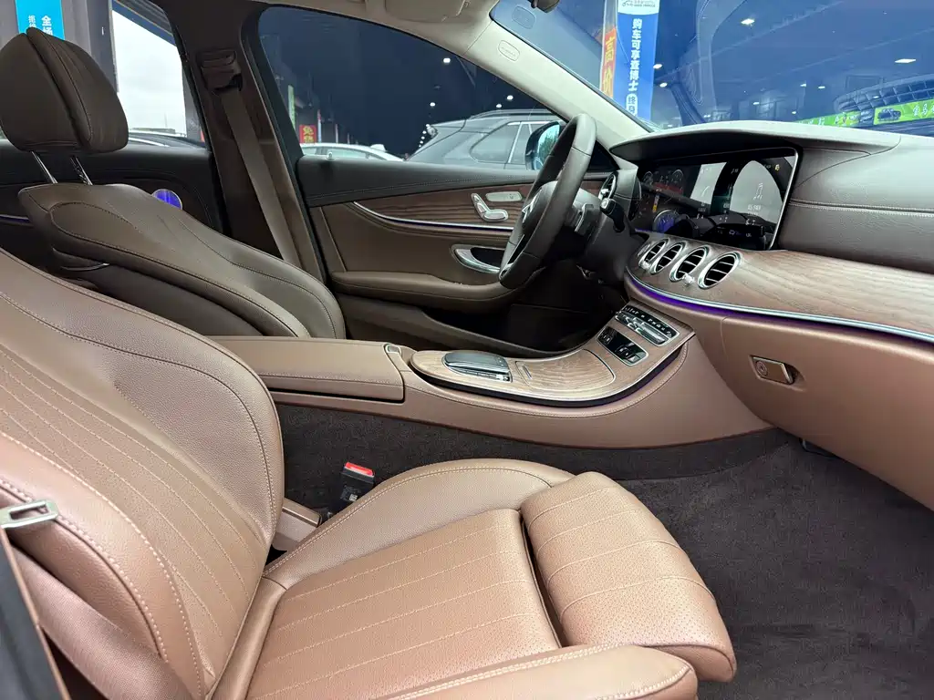 Mercedes-Benz E-Class 2023 — фото 12