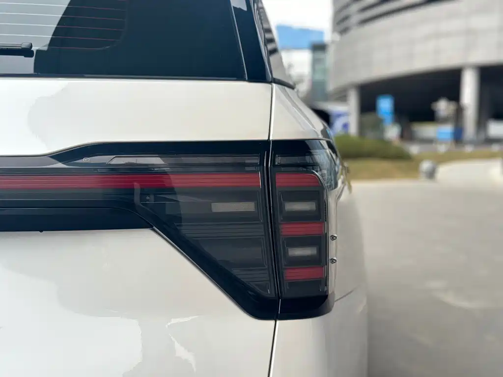 Ford Edge 2025 — фото 12