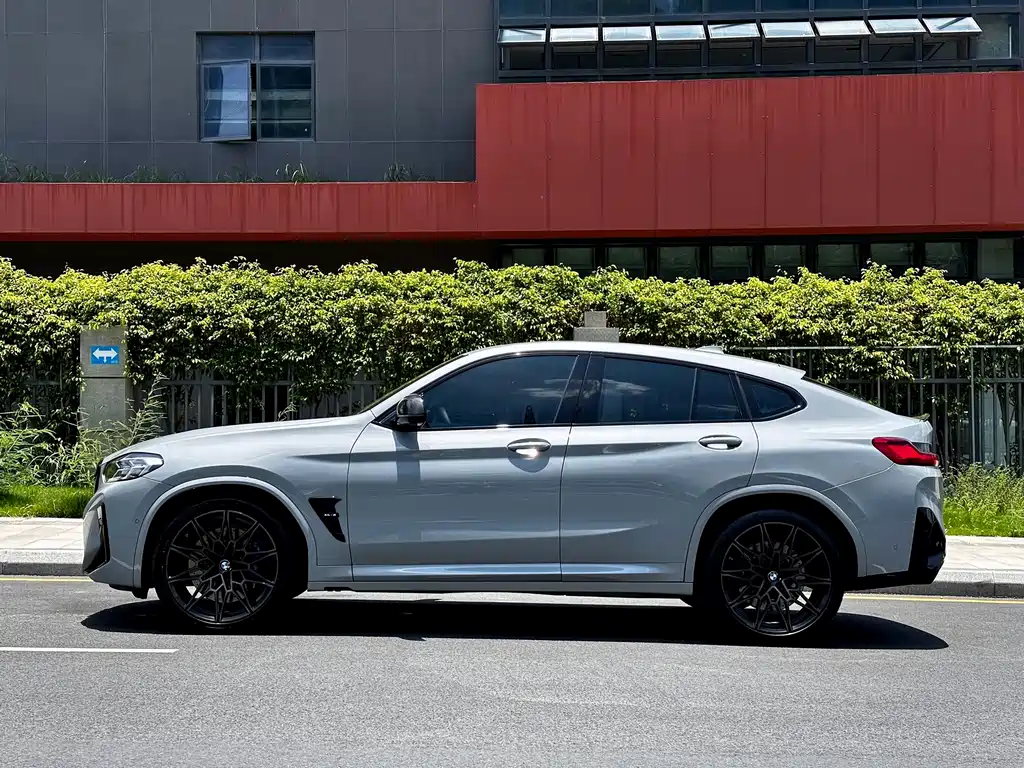 BMW X4 M 2022 — фото 13