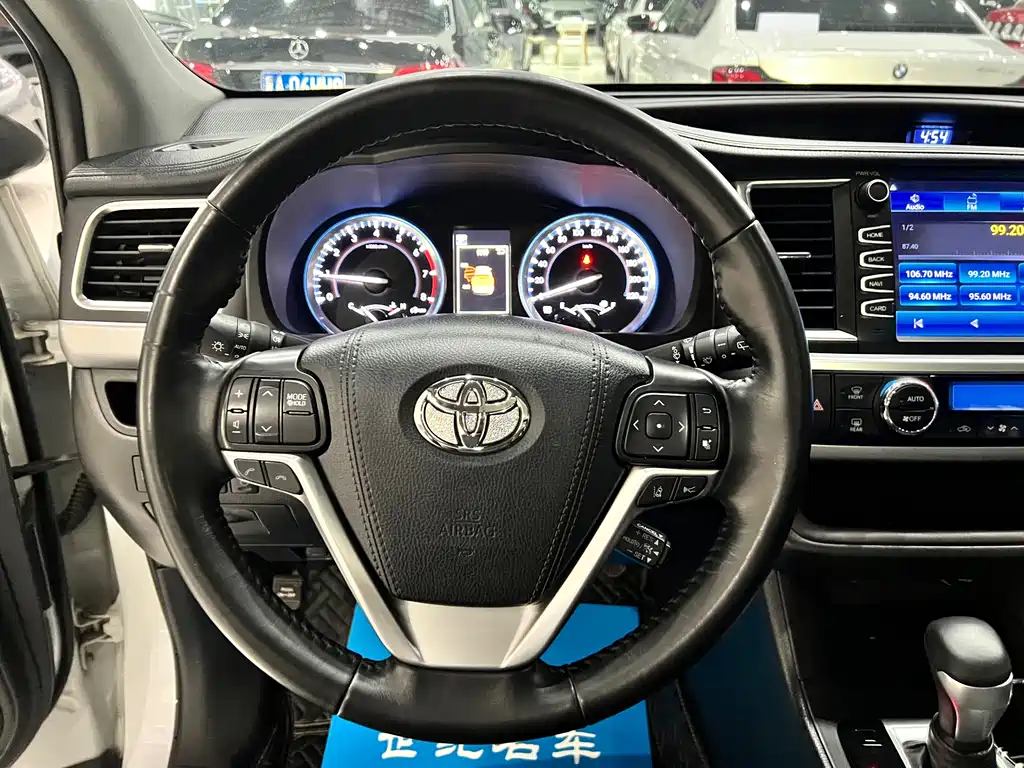 Toyota Highlander 2020 — фото 11