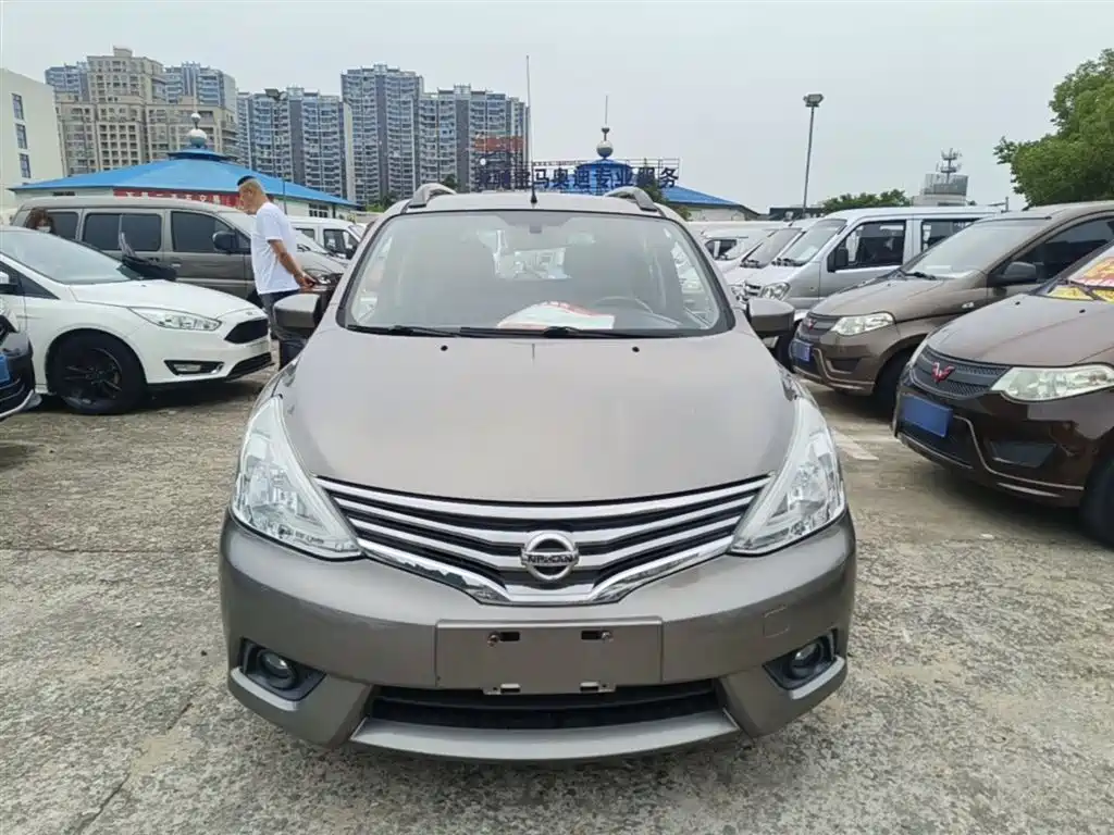 Nissan Livina 2015 — фото 3