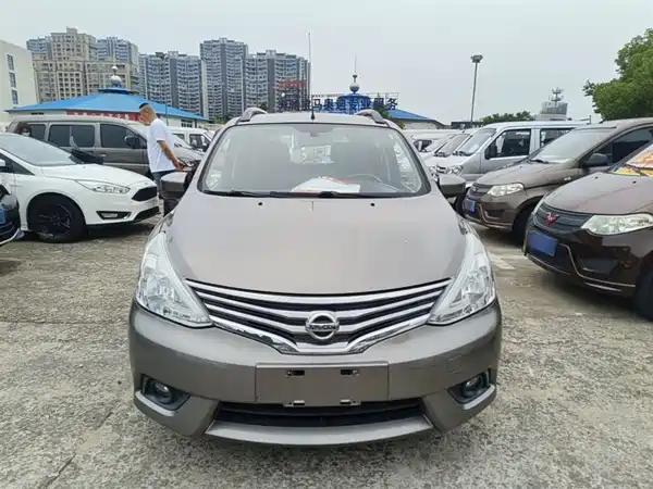 Nissan Livina 2013
