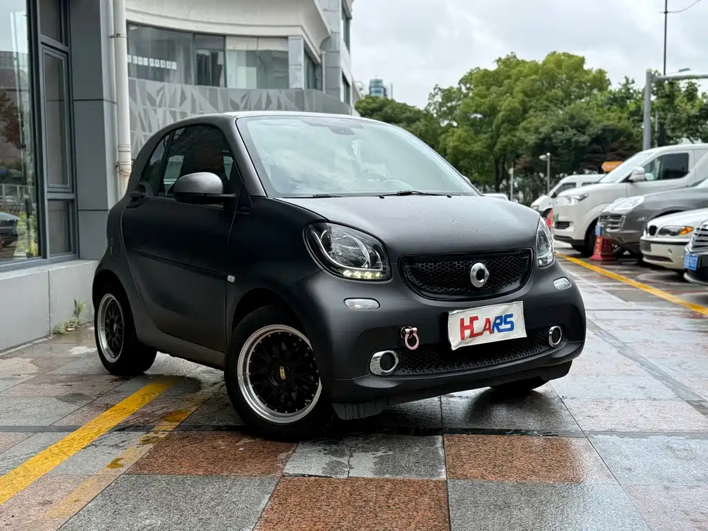 smart Fortwo 2017 — фото 1