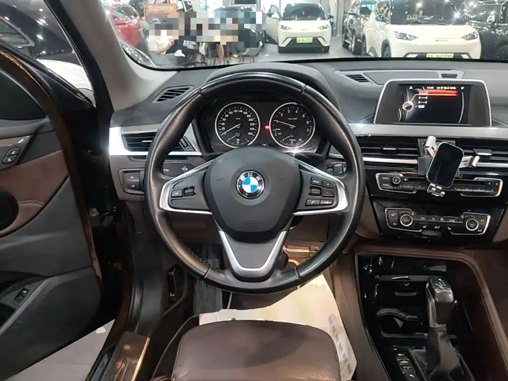 BMW X1 2016 — фото 11
