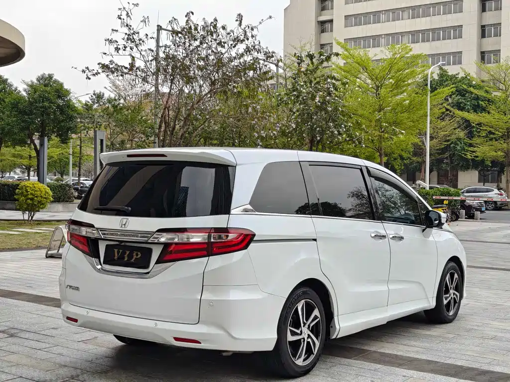 Honda Odyssey 2017 — фото 17