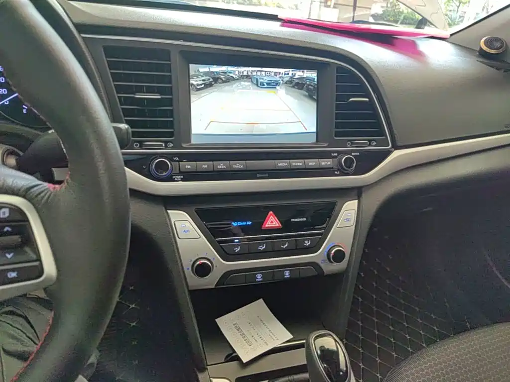 Hyundai Elantra 2019 — фото 13