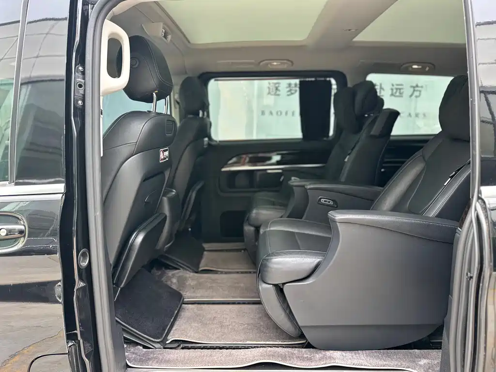 Mercedes-Benz V-Class 2019 — фото 4