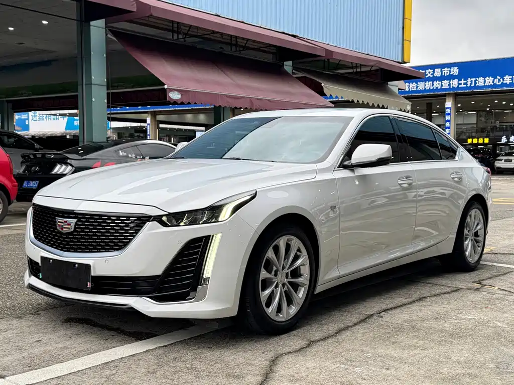 Cadillac CT5 2022 — фото 1