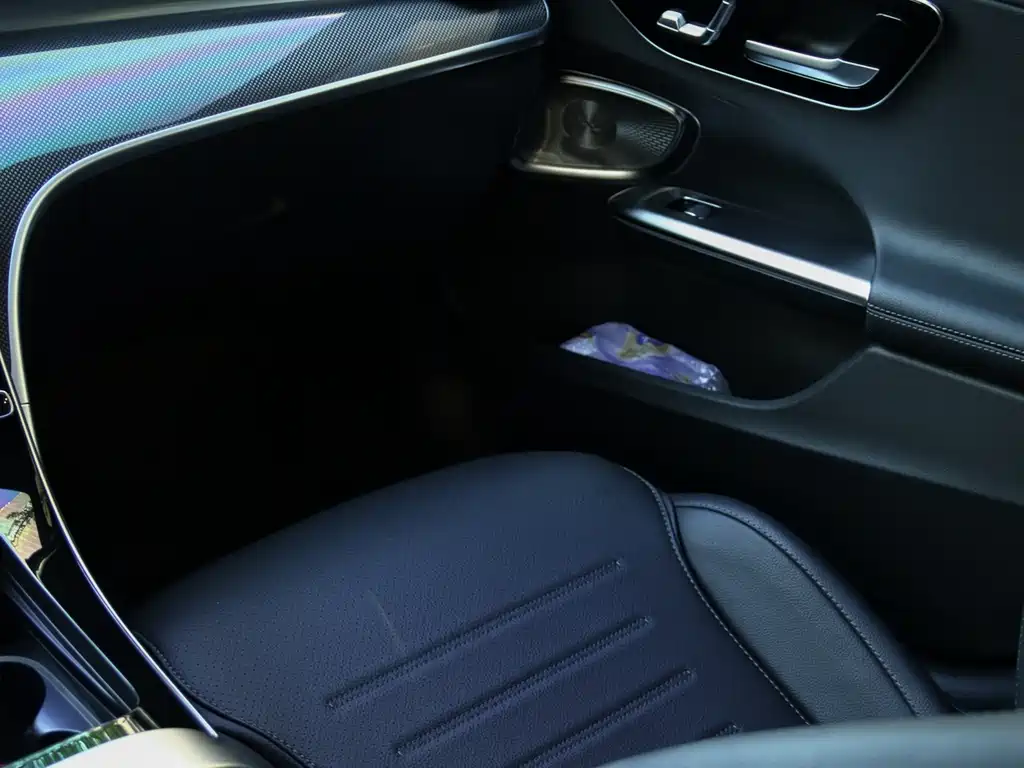 Mercedes-Benz C-Class 2023 — фото 6