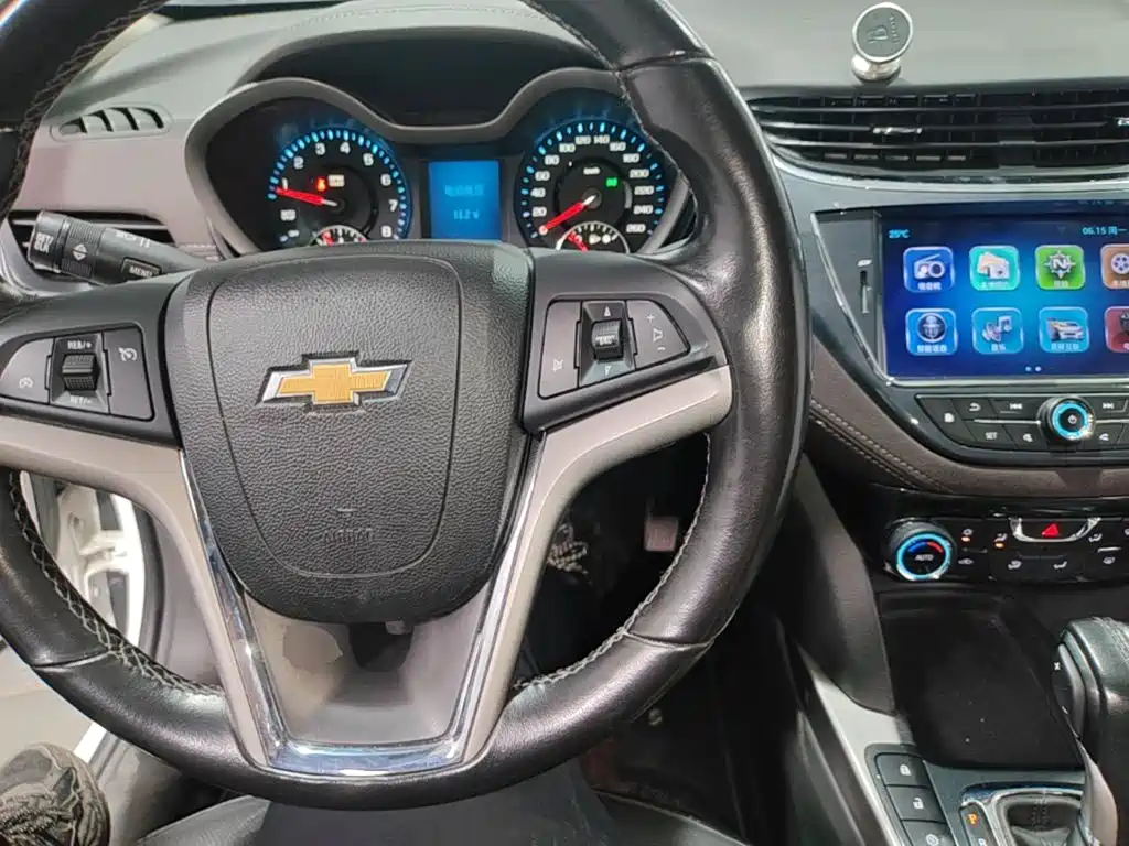 Chevrolet Malibu 2017 — фото 10