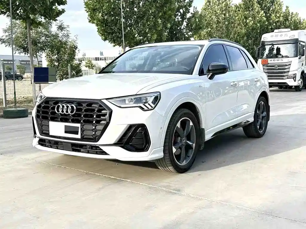 Audi Q3 2023 — фото 1