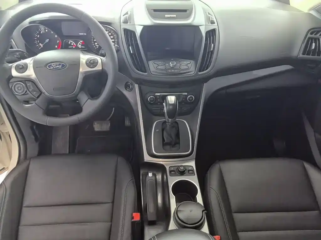 Ford Kuga 2016 — фото 10