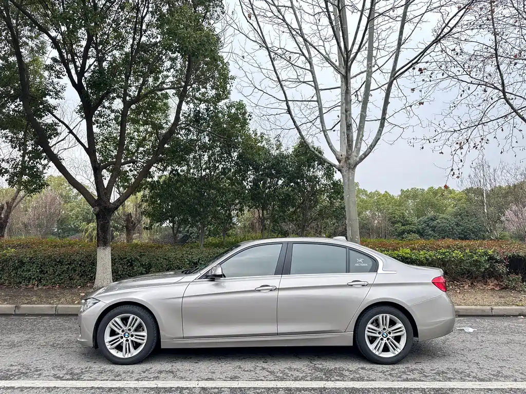 BMW 3 Series 2017 — фото 9