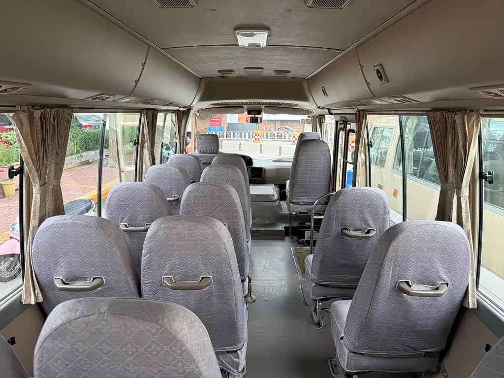Toyota Coaster 2009 — фото 10