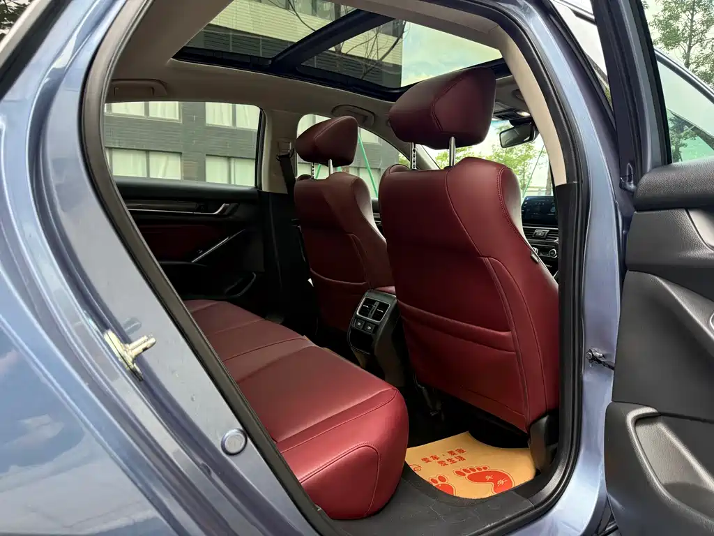 Honda Accord 2022 — фото 11