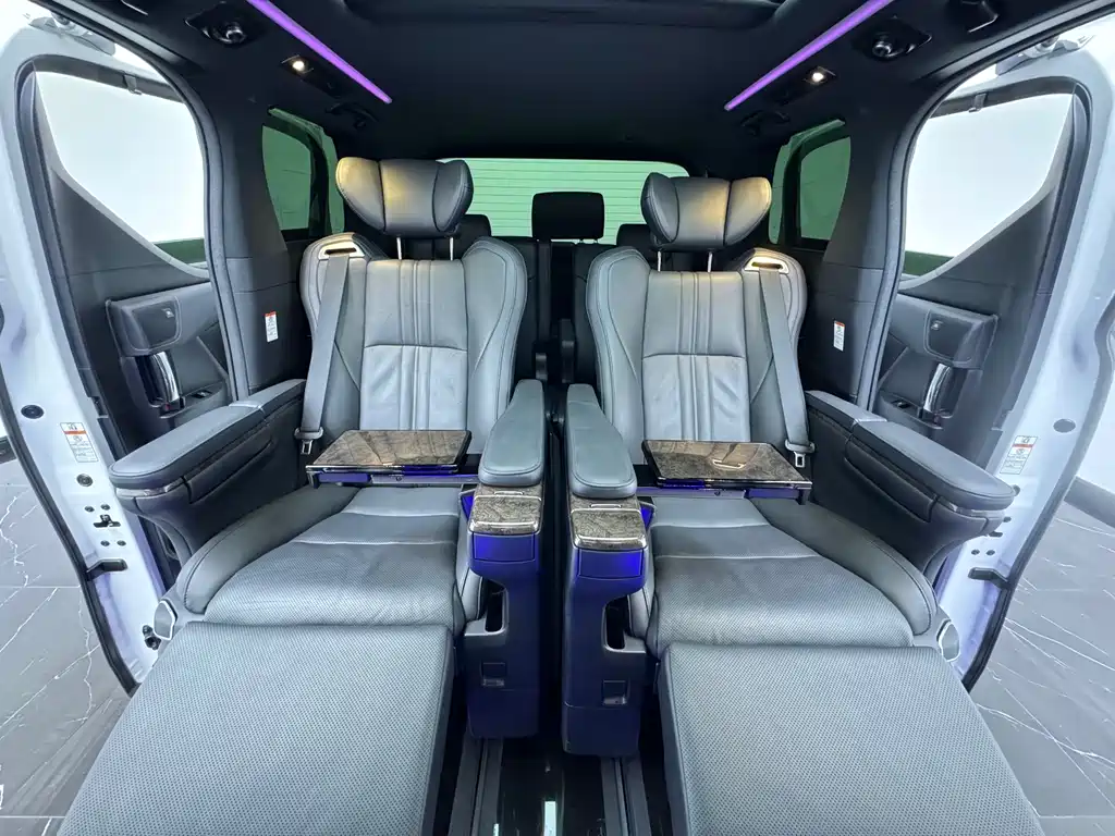 Toyota Alphard 2021 — фото 13