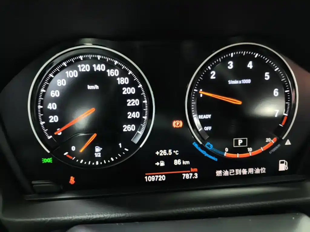 BMW 1 Series 2021 — фото 12