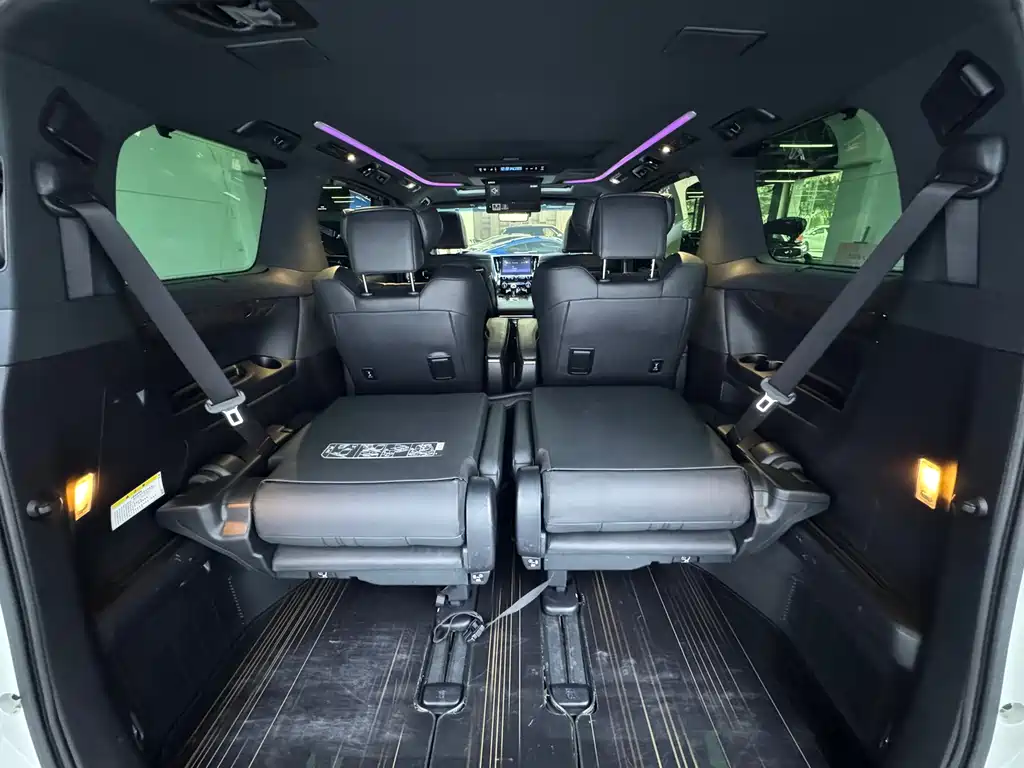 Toyota Alphard 2021 — фото 25
