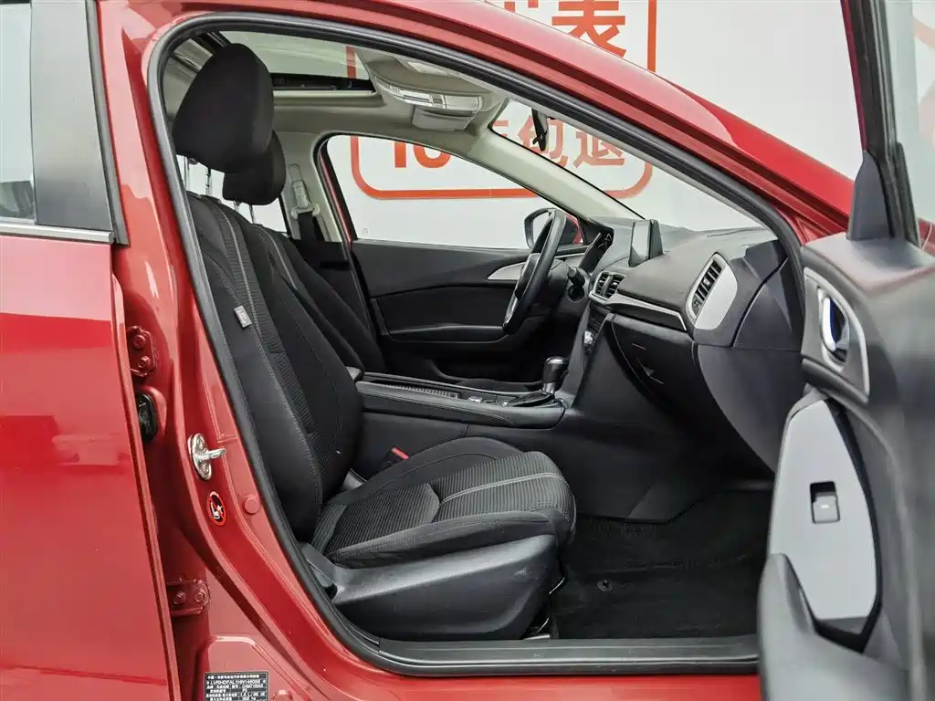Mazda 3 Axela 2017 — фото 23