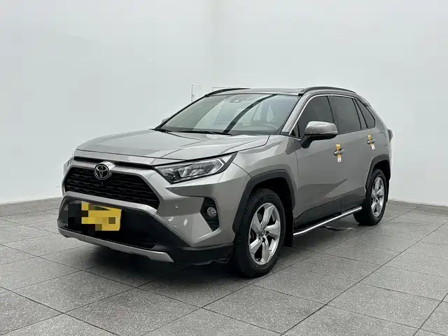 Toyota RAV4 2020 — фото 1