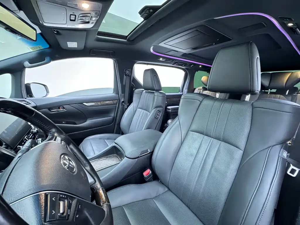 Toyota Alphard 2021 — фото 11