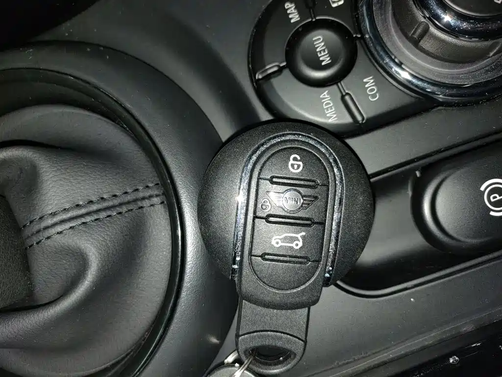 MINI Clubman 2023 — фото 17