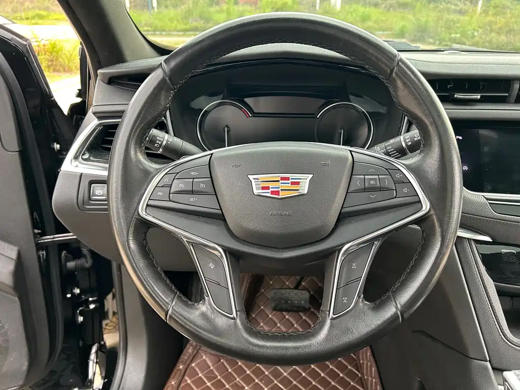 Cadillac XT5 2020 — фото 16