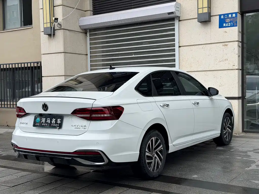 Volkswagen Lavida 2023 — фото 4