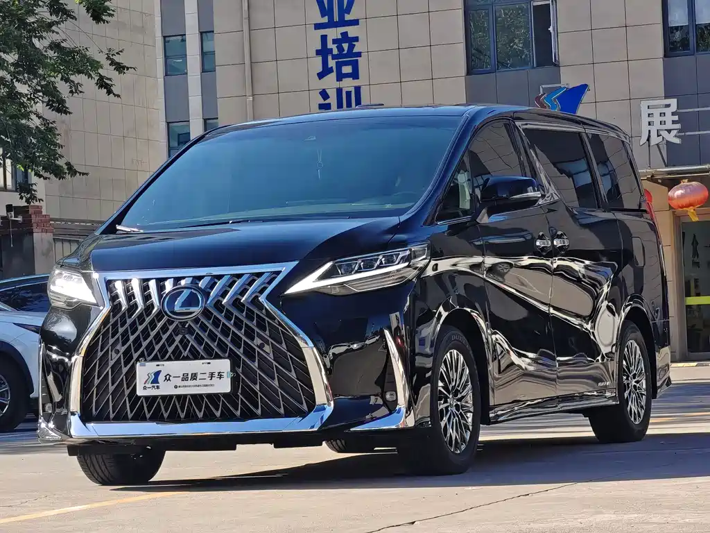 Lexus LM 2021 — фото 1