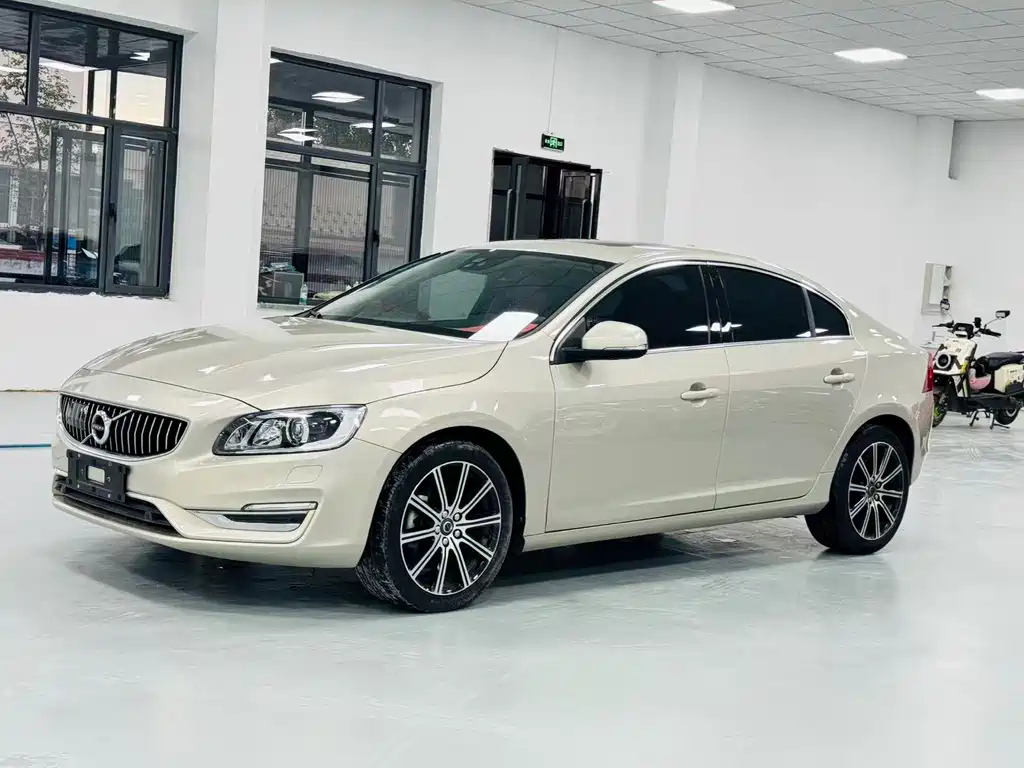 Volvo S60 2020